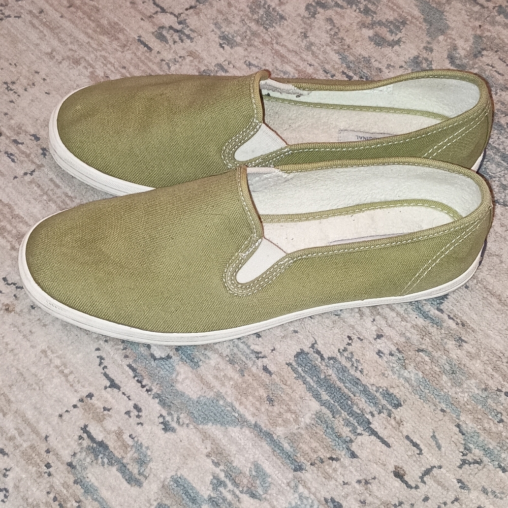 Vintage Celery Green slip On Terry Cloth Comfort Foot bed Size 7